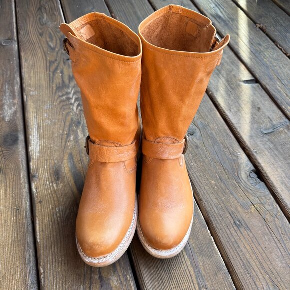 Frye Shoes - Frye Veronica Short Slouchy Boot in Distressed Camel Leather - Women's 8.5B